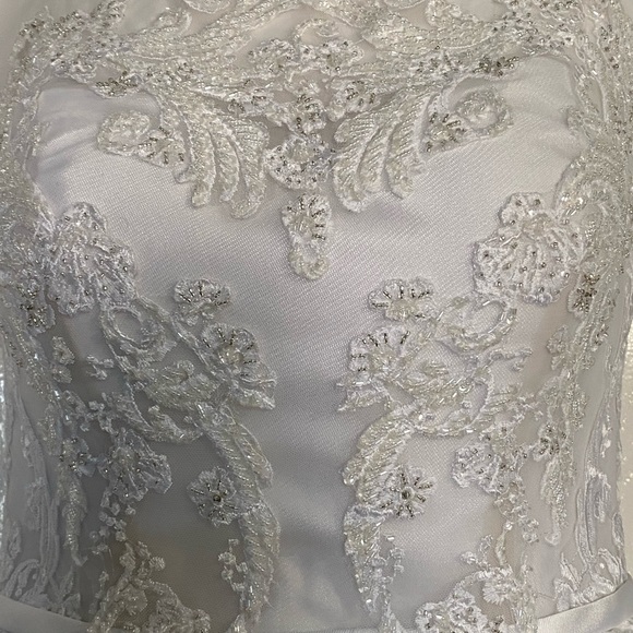 Oleg Cassini ball gown wedding dress - Picture 3 of 13